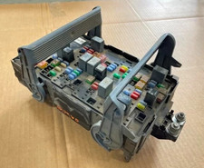 2010-14 Chevy Silveradogmc Sierra 2500 3500 6.6l Duramax Fuse Box Oem