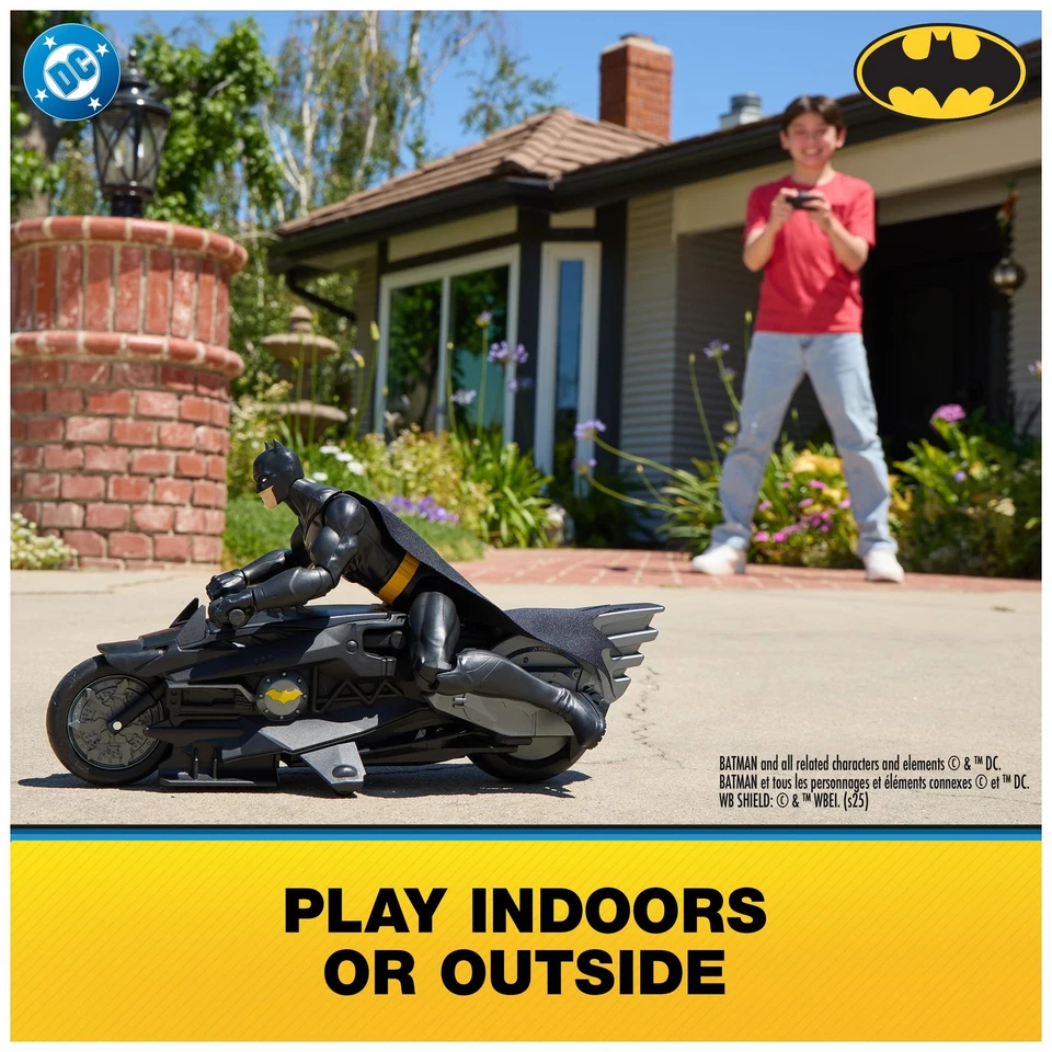 DC Comics, Batman Stealth Remote Control Batcycle with 12 Batman Action Figur... - Image 4 of 4