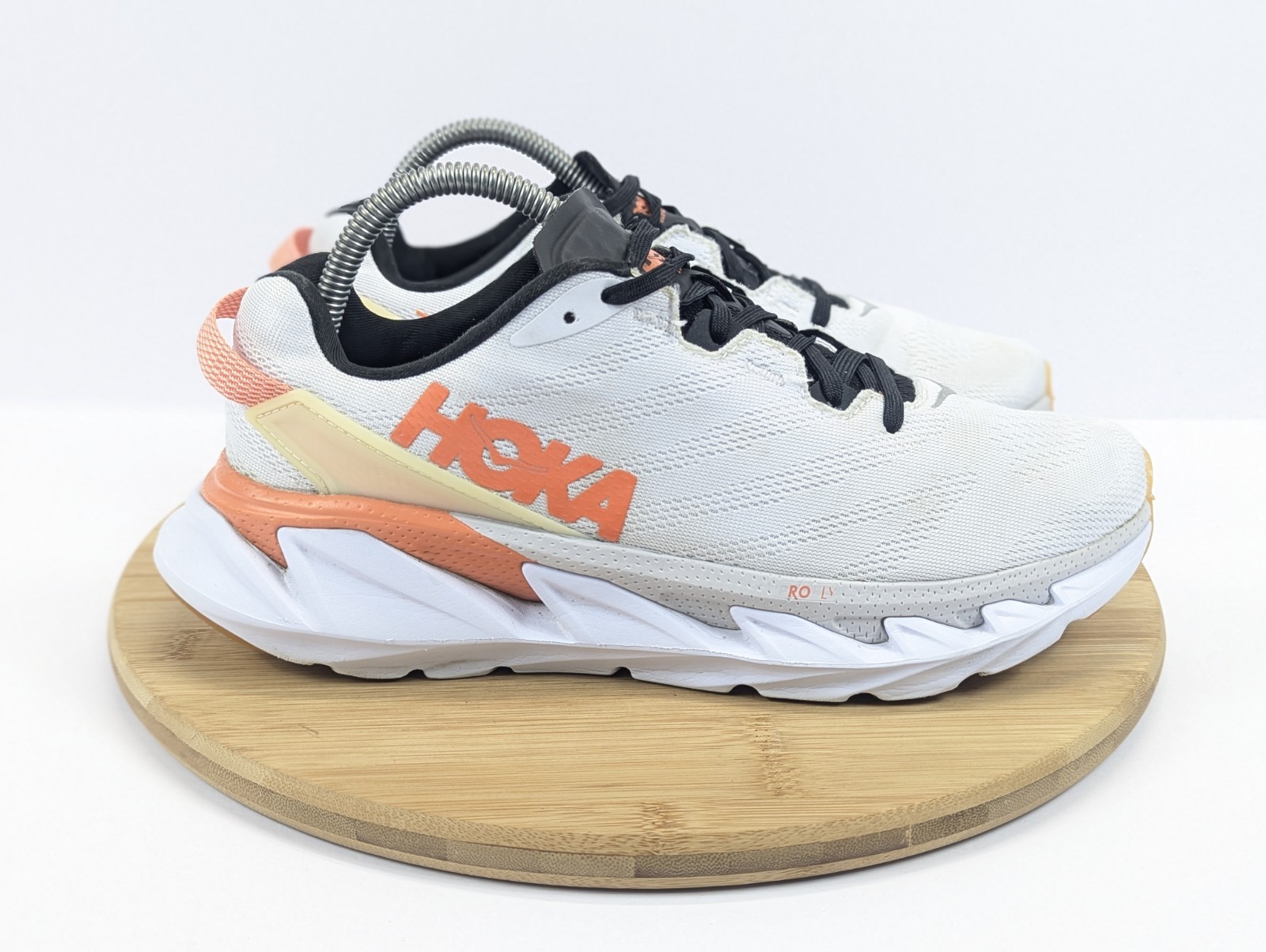 Hoka Elevon 2 White Running Shoes Womans 9 Athletic Sneakers Trainer  thumbnail 2