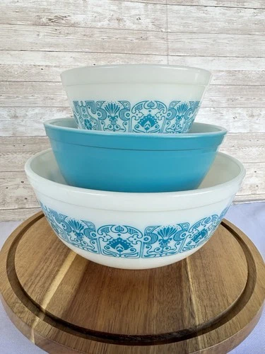 Vintage Pyrex Horizon Blue Mixing Bowls 3-Piece Set