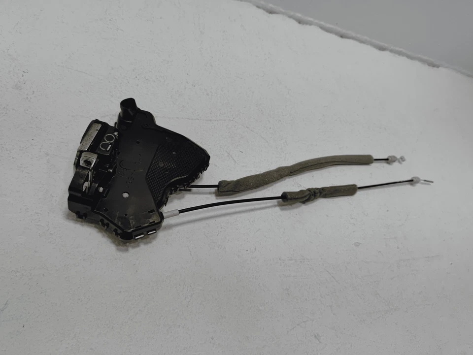 Acura RDX 2013-2018 actuador de cierre de puerta lateral del pasajero delantero derecho OEM Foto 4 de 4