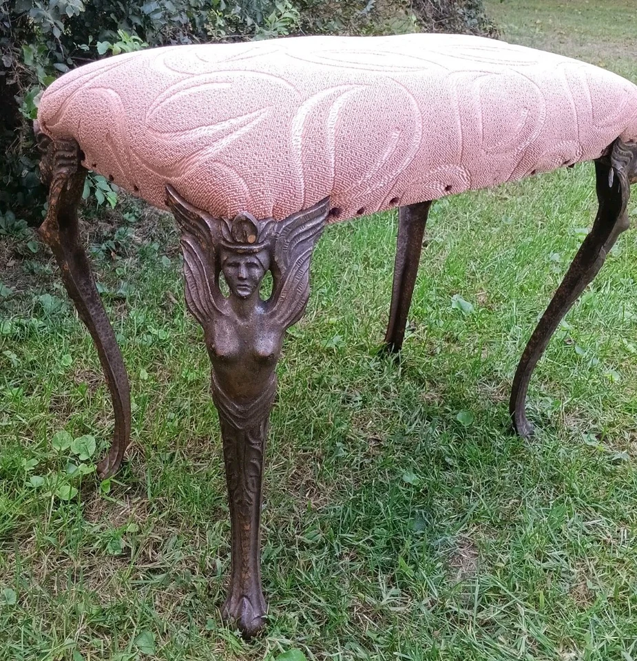 Banco tocador victoriano de hierro fundido figurativo doncella alado valquirias asiento antiguo Foto 4 de 4