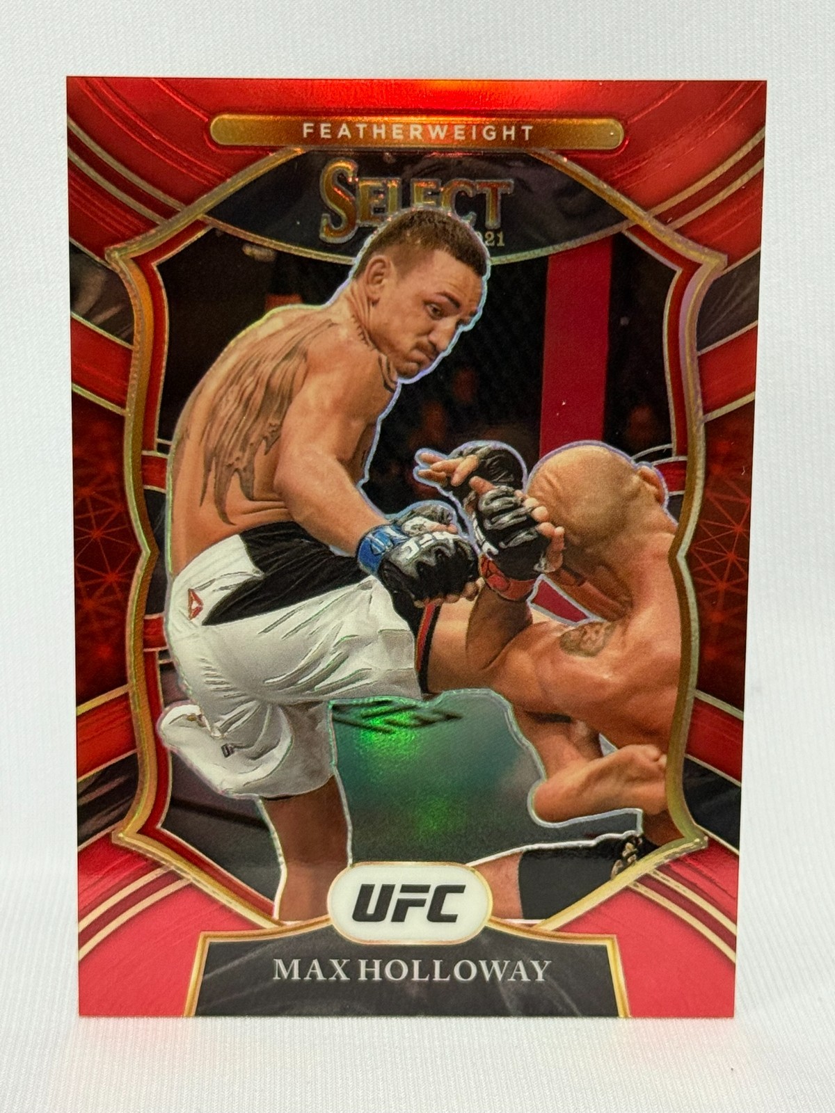 2021 Select UFC Max Holloway #97 Concourse RED Prizm 82/99