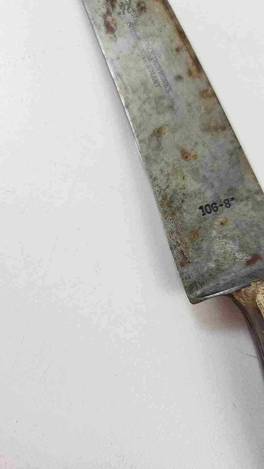 Cuchillo de cocina Henckels vintage de acero al carbono 8" - desgaste de afilado Foto 3 de 4