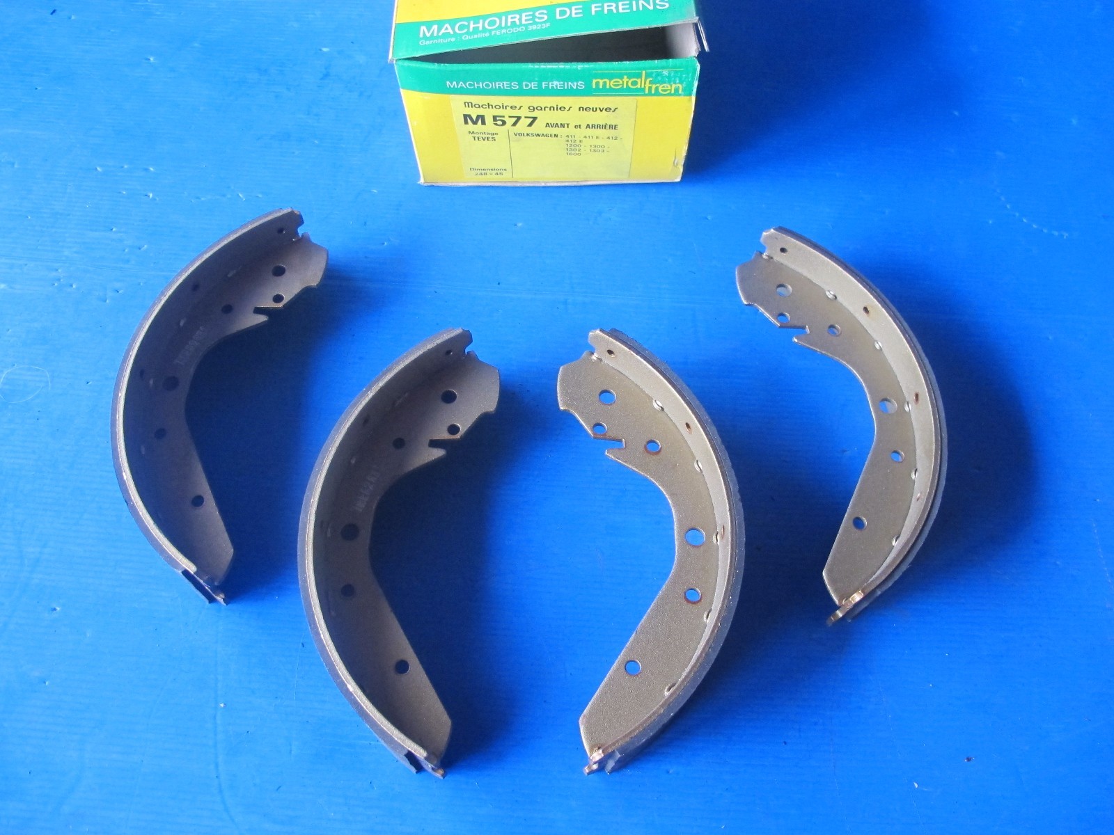 Mâchoires de frein avant MGA Coccinelle et garnitures de tambour arrière VW 412