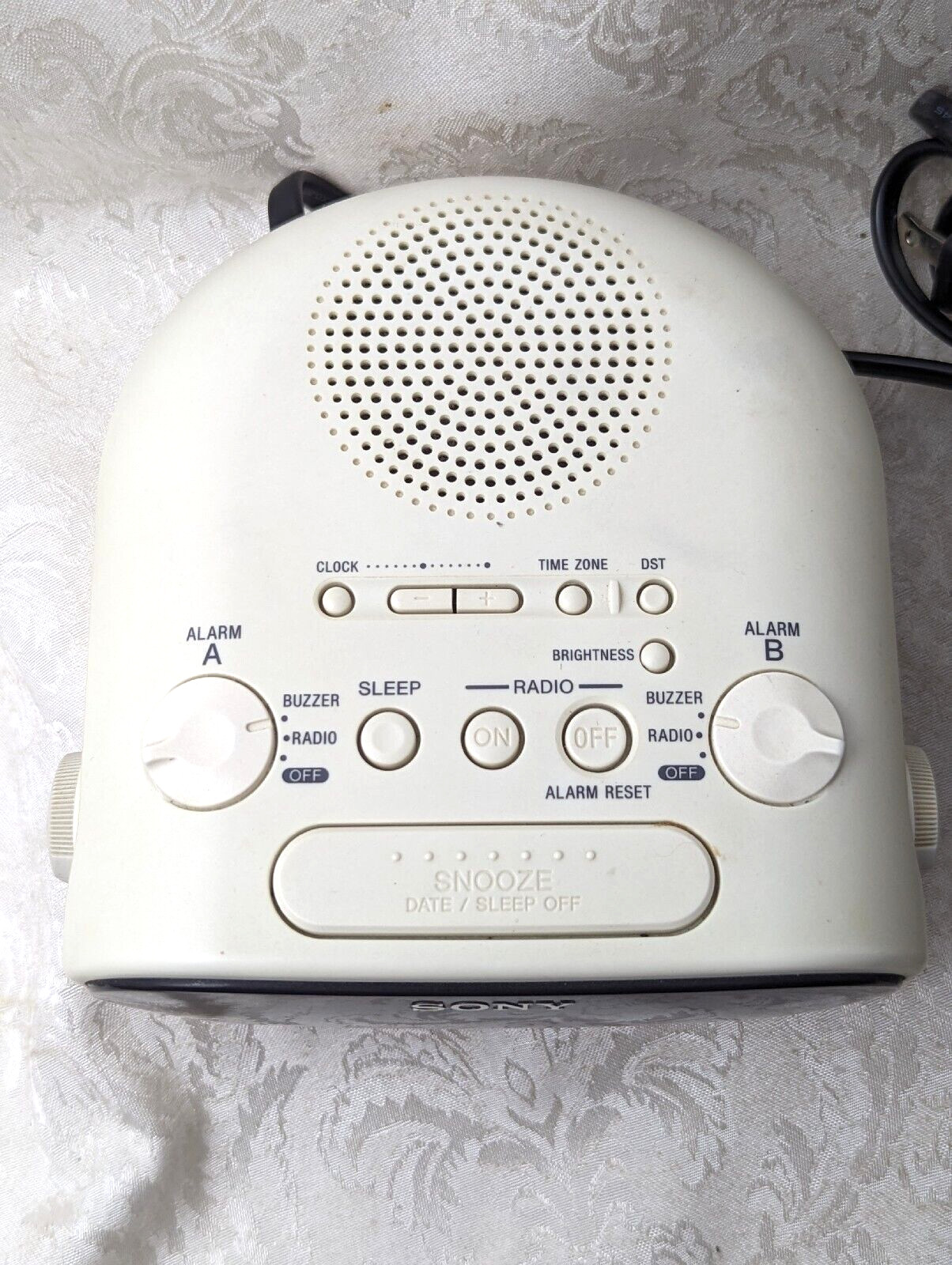 Sony ICF-C318 Dream Machine AM/FM Dual Alarm Clock Radio Model White Tested