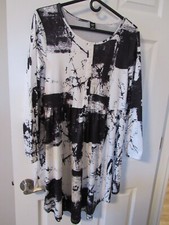 Shein Women's Plus long Sleeve  Dress  Black &White Size 0XL cute (38 BUST)