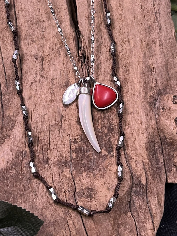 Collar 3 en 1 Largo Lucky Brand 3 Cadenas Capas con Dije de Elefante, Coral y MOP Foto 2 de 4