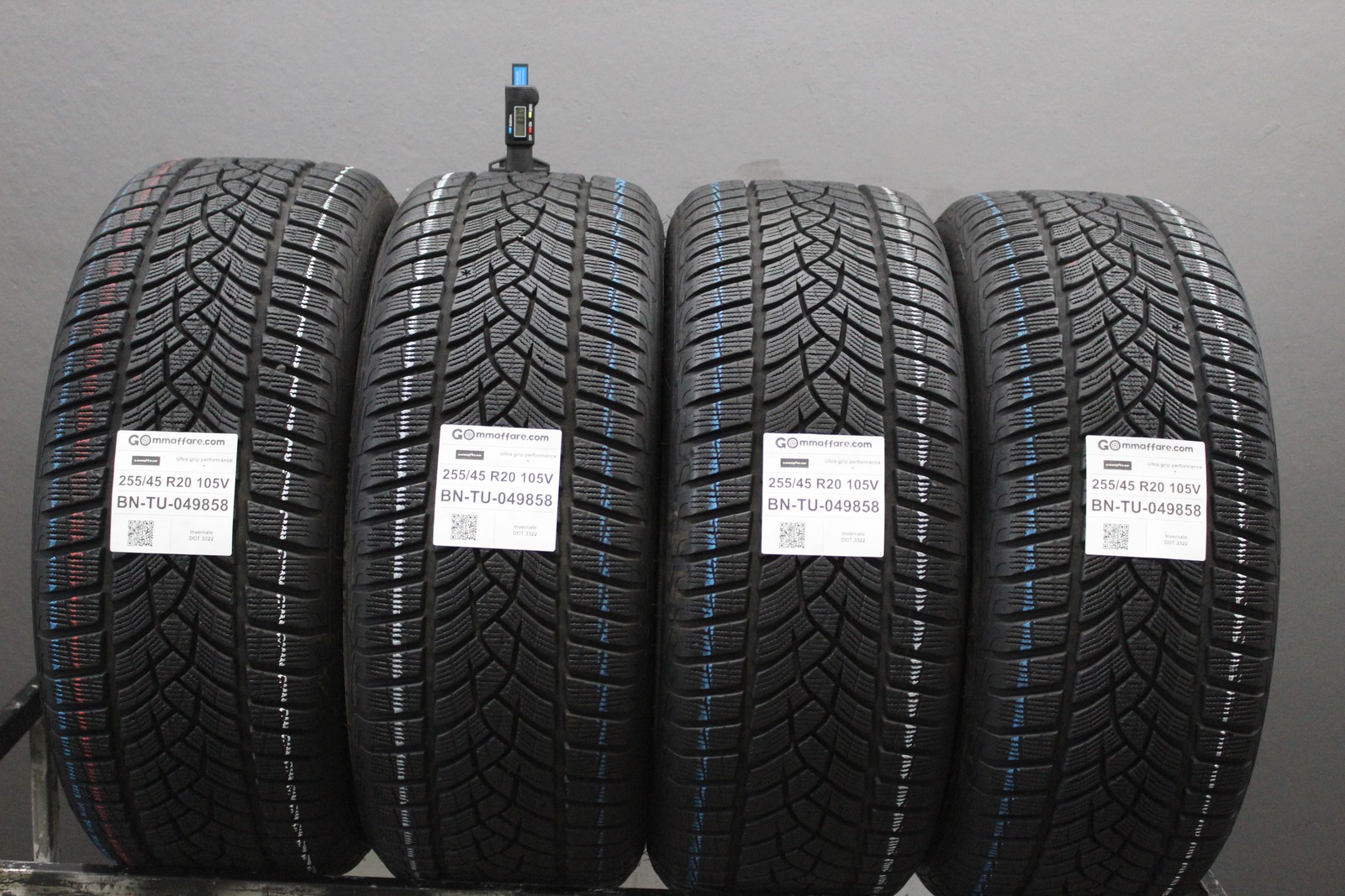 1 Pneumatico 255/45 R20 Goodyear Ultra Grip Performance +