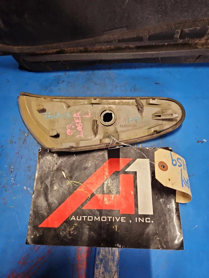 92-94 CHRYSLER LASER Left Park Lamp/Turn Signal(Outside Hdlmp) Drive Side Lh OEM Foto 2 de 4