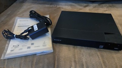 Sony BDP-S1700 Blu-Ray/DVD Player w/ wired internet streaming and remote-TESTED