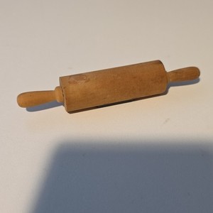 Minature Wood Magnetic Rolling Pin with Handles, Brown Solid/Plain, 4 1/4"