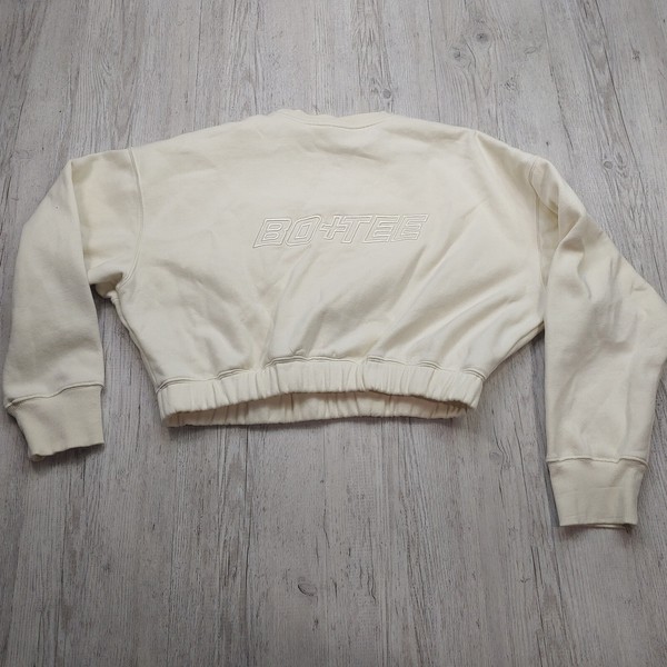 Bo+Tee Womens Cropped Sweatshirt Embroidered Heart Logo Cream Relaxed Fit Size L
