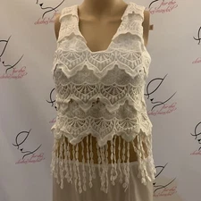 San Joy.  Size Small.  Lace Tiered Overlay Sleeveless Fringed Top.    B22.