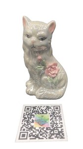Vtg Lusterware Persian Cat Figurine Applied Pink Roses Hand Painted Knick Nack