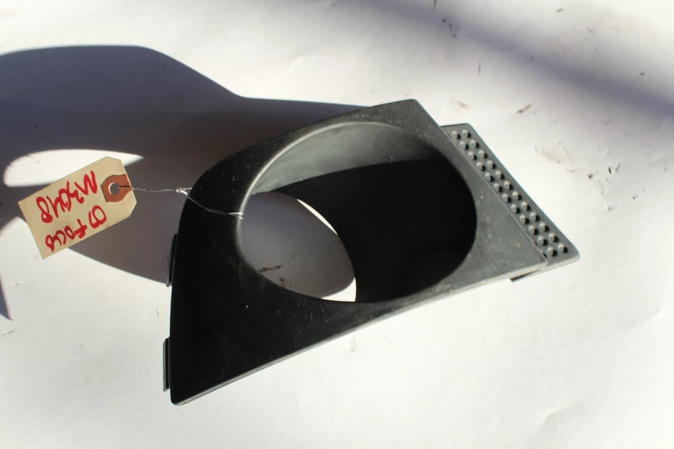 2007 FORD FOCUS ST 2.3 LEFT FOG LIGHT BEZEL TRIM M3048 - Изображение 3 из 4