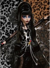 NIB Mattel Monster High Skullector Elvira Mistress of the Dark Doll HYV99-9564