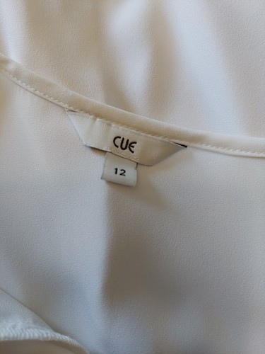 NEW CUE 12 M frilled ruffle off white sleeveless silky look front tie blouse top - Picture 7 of 9