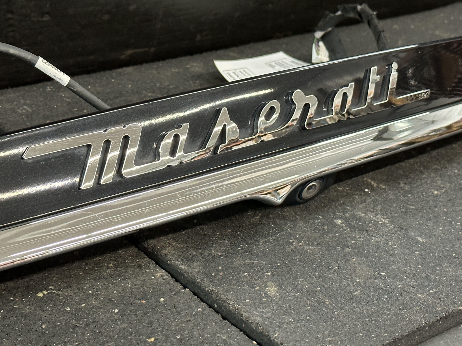 17-20 MASERATI GHIBLI REAR TRUNK TAIL FINISH PANEL LIGHT TRIM BLACK/CHROME 815/B