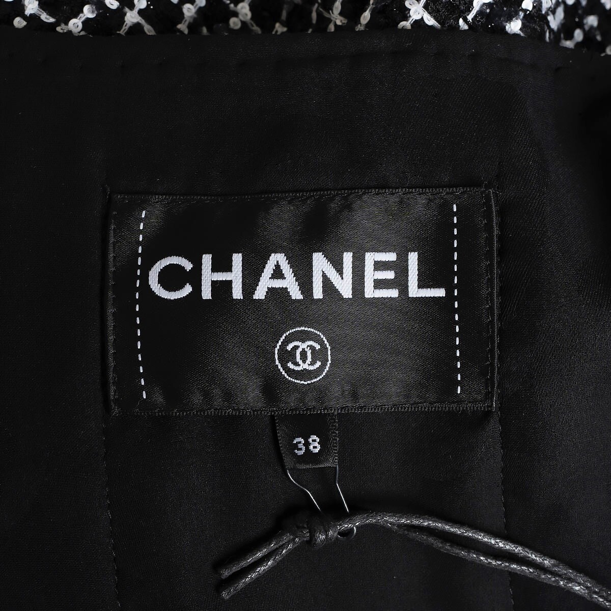 69282 auth CHANEL black white 2023 23C MONTE CARLO SEQUIN TWEED Jacket 38 fits M image 7