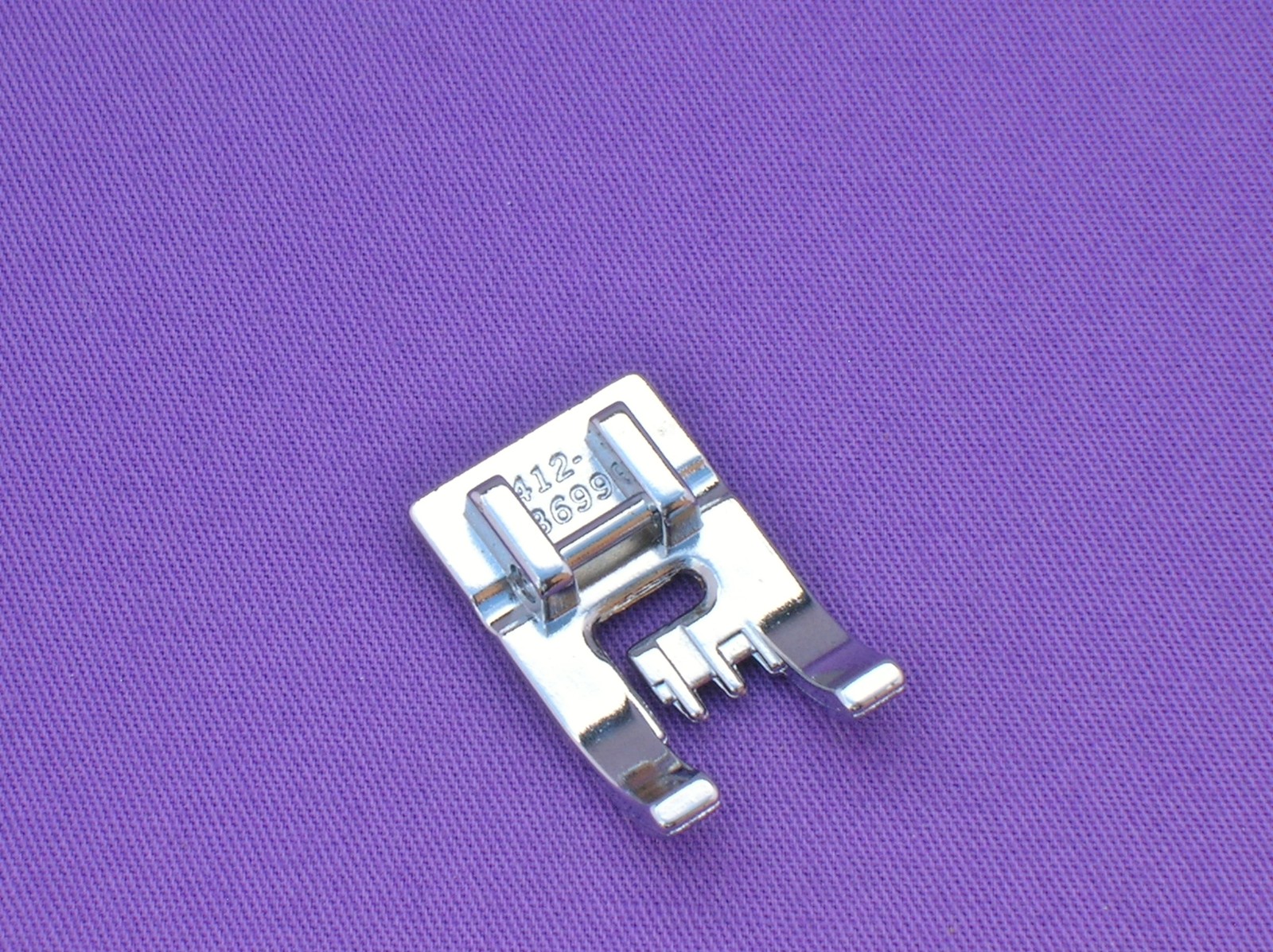 5 GROOVE PINTUCK FOOT FITS HUSQVARNA VIKING SEWING MACHINE #412 36 99- 45 (51)
