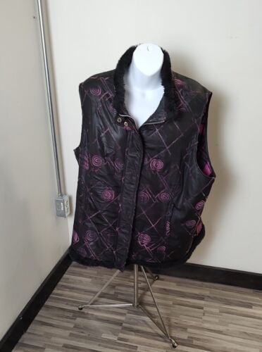 CJ Banks Black Vest with Pink Plaid Lining Zipper Faux Fur Trim 2XL Snaps - 第 1/10 張圖片
