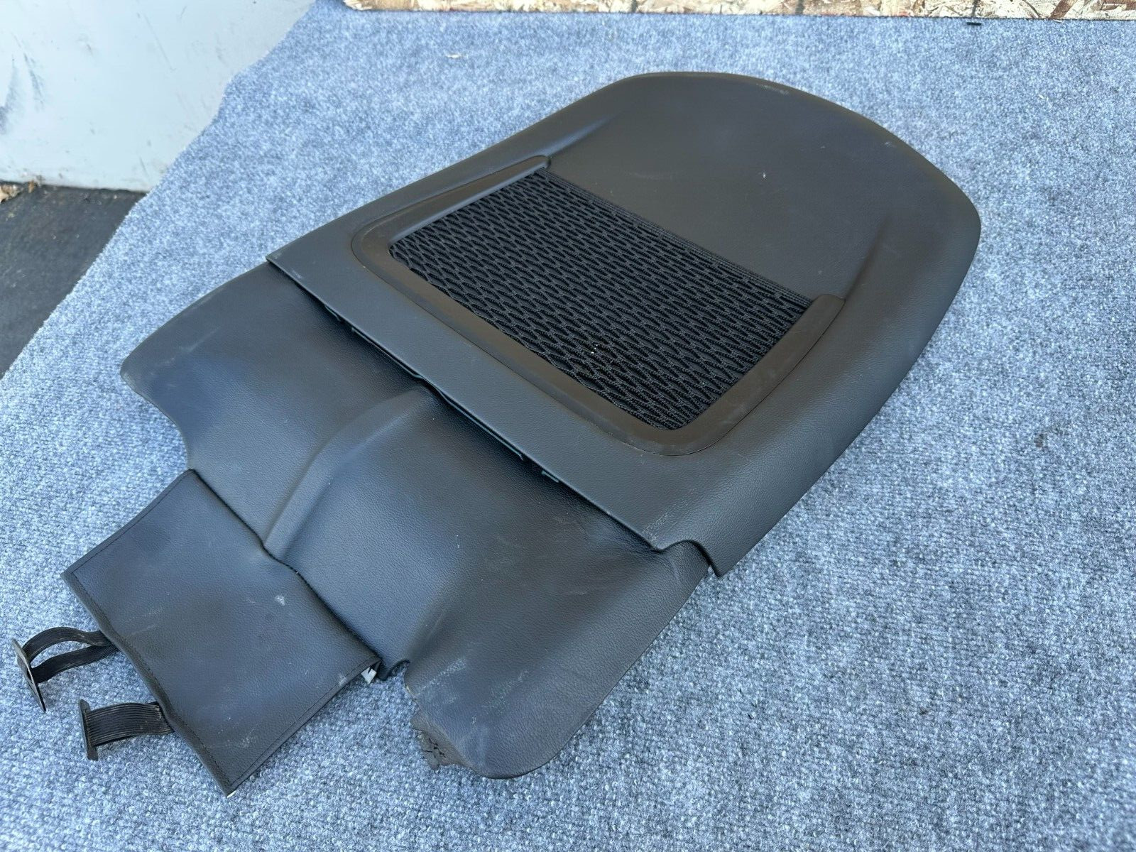FRONT RIGHT SIDE SEAT BACK TRIM COVER ASSEMBLY OEM 14-20 MASERATI GHIBLI Q4