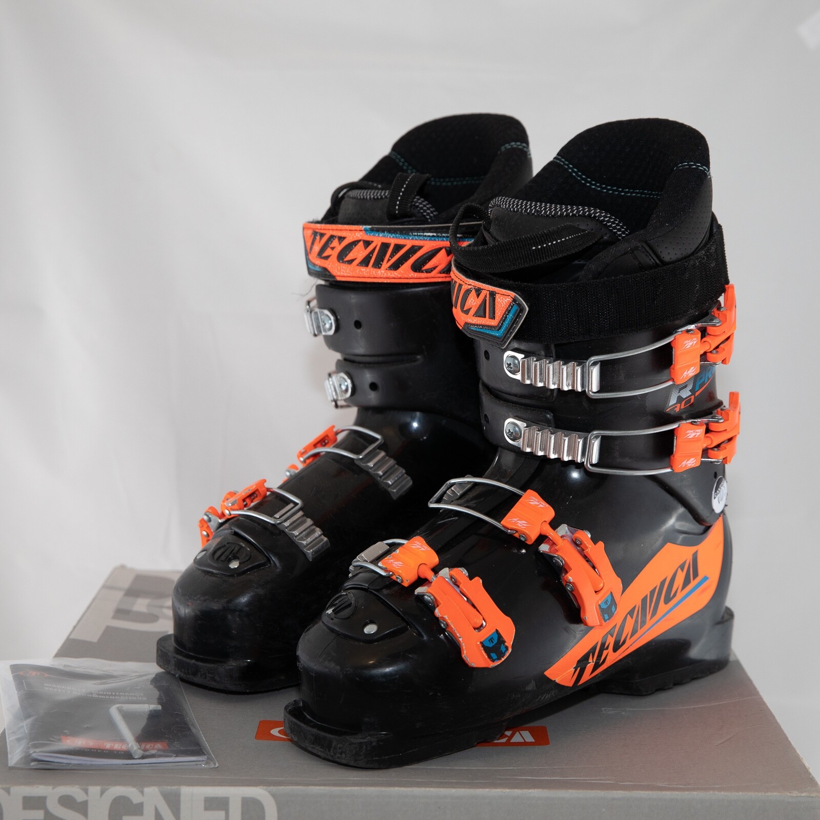 SALOMON Tecnica R Pro 30 ski boots black and orange men's 24.5