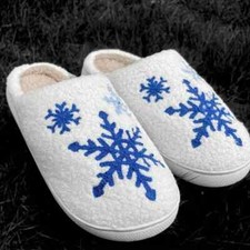 SNOWFLAKE Cozy Plush Slippers Indoor Rubber Bottom Sz 9.5-10, 10.5-11, 11.5-12