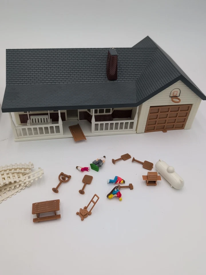 1/64 Ertl Farm Country Farm House Set Single Story #2 - Image 3 of 4