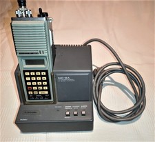 YAESU FTC Funke Funkgerät Radio VHF 1903 mit Ladestation NC 8A Seefunk