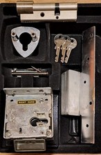 Banham Complete R/H Rim Nightlatch Front Door Lock With Cylinder & Keys BS3621