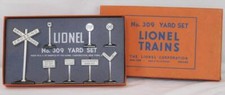 CLEAN  CRISP Lionel Trains 309 Railroad Yard Signs Set Boxed O gauge Postwar