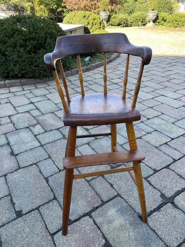 ‼️ANTIQUE  HTF WOODEN JUNIOR CHAIR TO USE AT YOUR TABLE FOR YOUNG CHILD‼️
