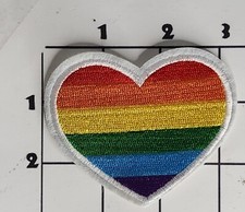 Toppa cuore arcobaleno 3" cucita ricamata LGBTQ campagna diritti umani HRC DEI
