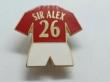 Manchester United Simply Genius Munich Pin Badge MUFC Man Utd 26 honours man u 