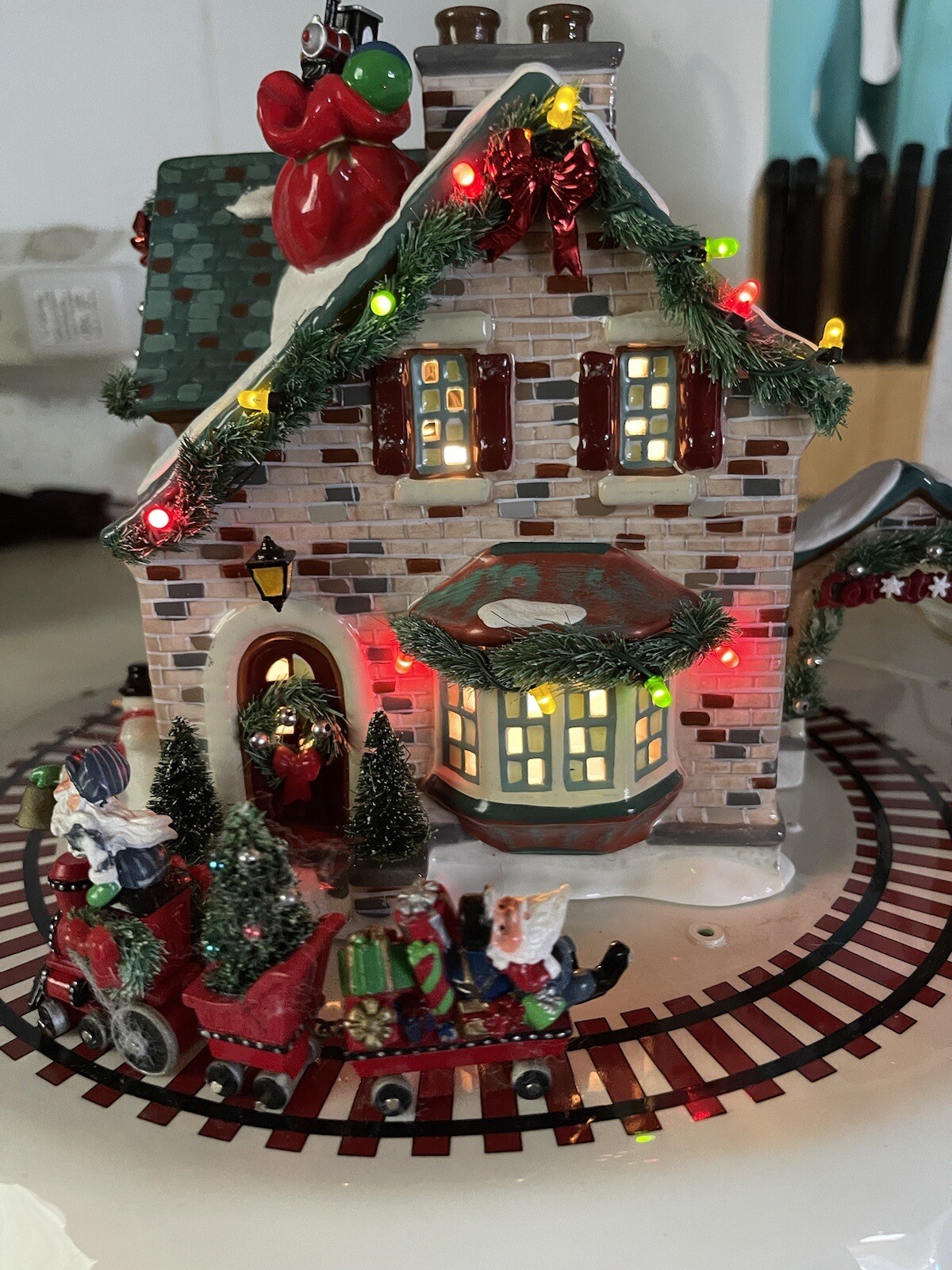 DEPT 56 SNOW VILLAGE CHRISTMAS LANE SANTA'S WONDERLAND HOUSE56.55359