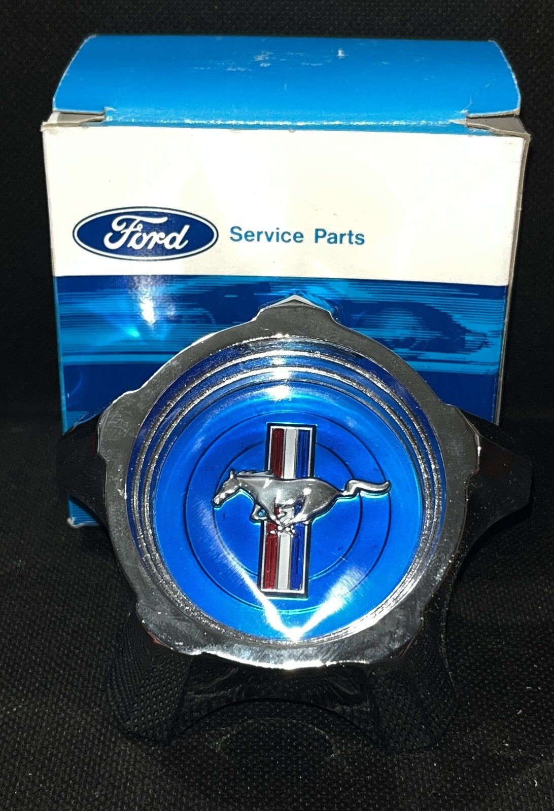 NOS 67 FORD MUSTANG STEEL WHEEL CENTER HUB CAP C7ZZ1130A NEW IN BOX