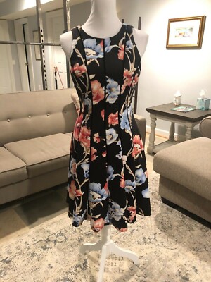 White House Black Market Womens size Black Floral Scuba Fit