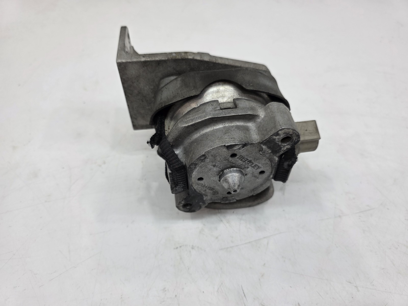 LAMBORGHINI AVENTADOR 740 REAR DIFFERENTIAL MOUNT SUPPORT BRACKET OEM 470199353A