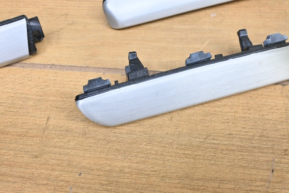 15-20 奥迪 8V A3 S3 RS3 内门仪表板银色铝装饰套装 S 系列原始设备制造商 — 第 3/4 张图片