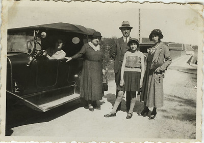 ALTES FOTO - VINTAGE SNAPSHOT - AUTO AUTO FAMILIE MODE -CAR FASHION