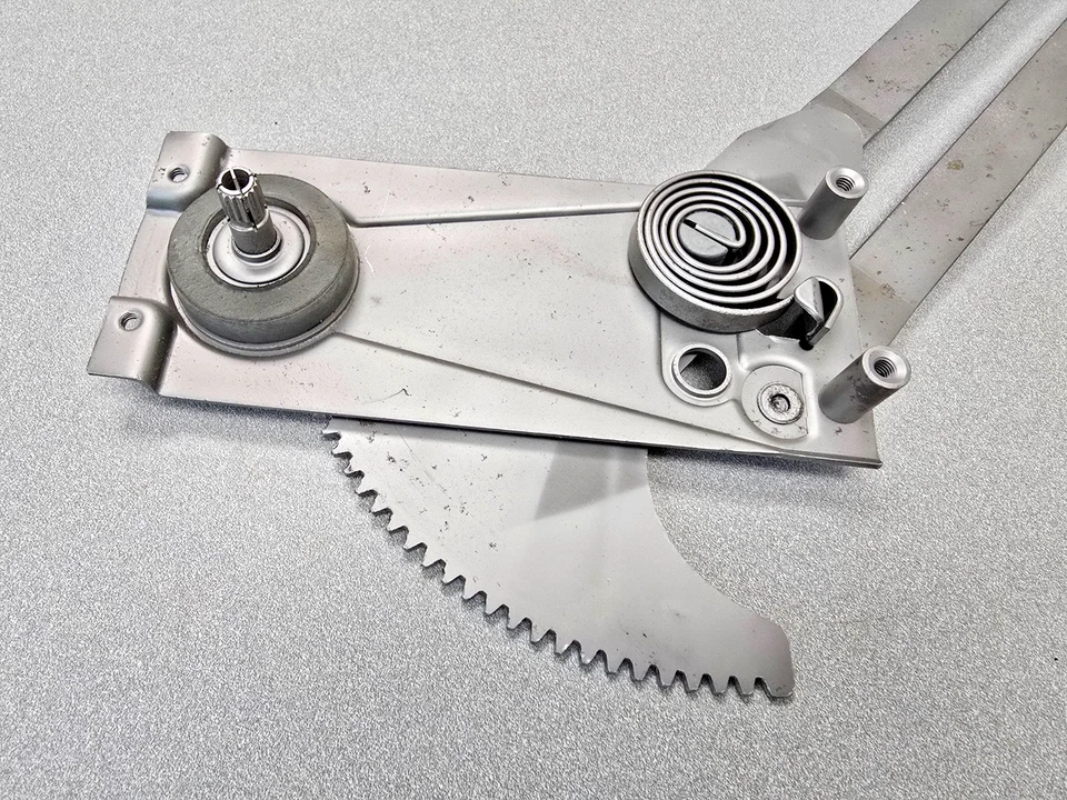 REGULADOR VENTANA MANUAL PUERTA PASAJERO PORSCHE 911 912 ORIGINAL MUY BONITO 4/1967 Foto 3 de 4