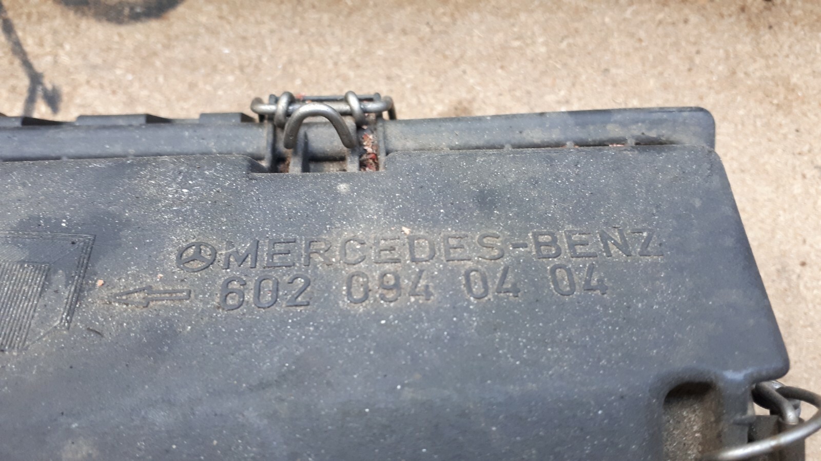 MERCEDES BENZ W124 - Luftfilterkasten Luftfiltergehäuse 6020940404  