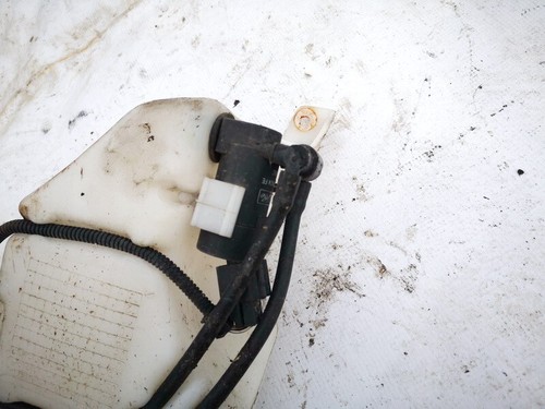 Ford Focus 2006 Windshield Windscreen Washer Pump 1s7117k624fe, Ge #1600474-50
