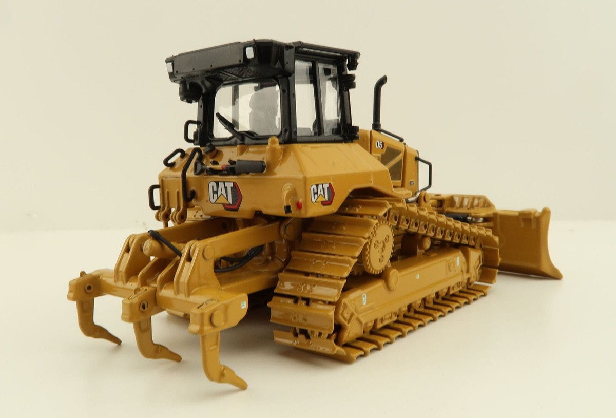 Diecast Masters 85951 - Caterpillar CAT D5 LGP VPAT Dozer High