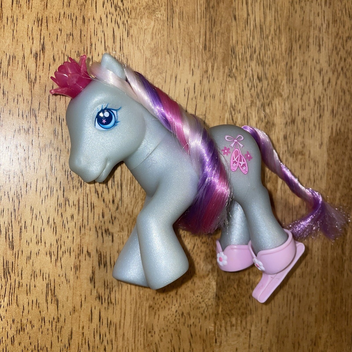 Hasbro My Little Pony Sing and Skate Sunny Starscout au meilleur prix sur Hasbro My Little Pony Sing and Skate Sunny Starscout au meilleur prix sur