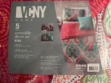 California king 5 piece reversable duvet Coveset, with shams & 2 Deco Pillows.