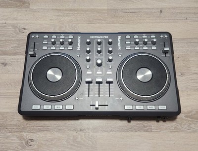 Numark Mixtrack Pro 2-Deck 2-Kanal DJ-Controller mit Kopfhörer & USB-Kabel