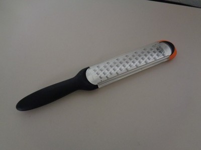Cuisipro Kronenreibe Küchenreibe mit Schutzhülle, neu